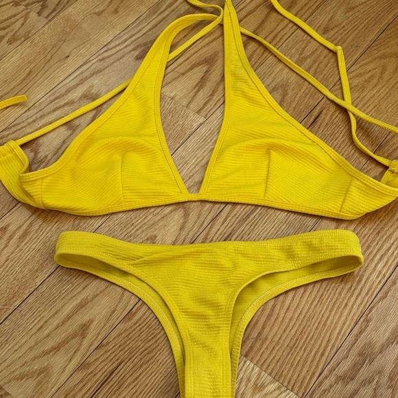 Yellow Ribbed Triangle Bikini Set - Picture 6 of 7